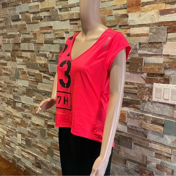 Reebok Red Graphic Crop Tee Cap Sleeve - Picture 2 of 7